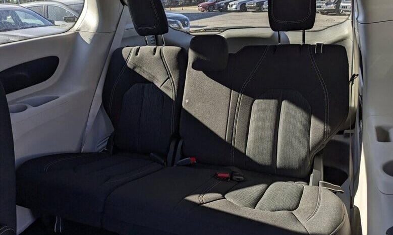 
								2024 Chrysler Grand Caravan SXT full									