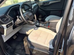 
										2023 Ford Escape Active full									