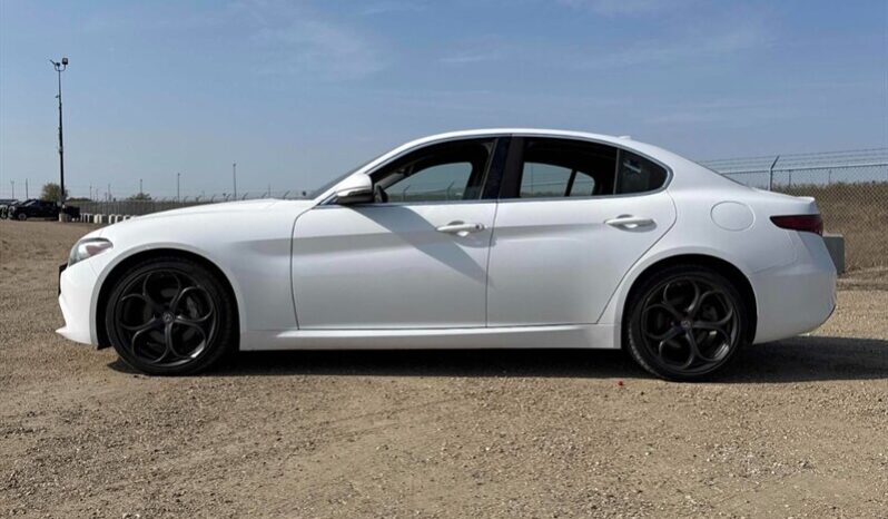 
								2017 Alfa Romeo Giulia full									