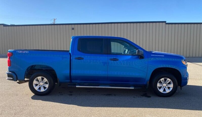 
								2022 Chevrolet Silverado 1500 Custom full									