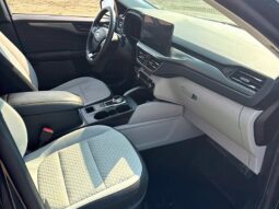 
										2023 Ford Escape Active full									