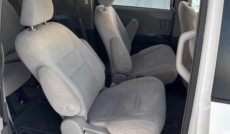 
								2017 Toyota Sienna L 7-Passenger full									