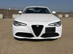 
										2017 Alfa Romeo Giulia full									