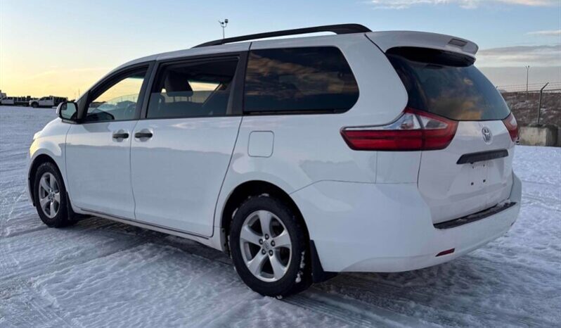 
								2017 Toyota Sienna L 7-Passenger full									