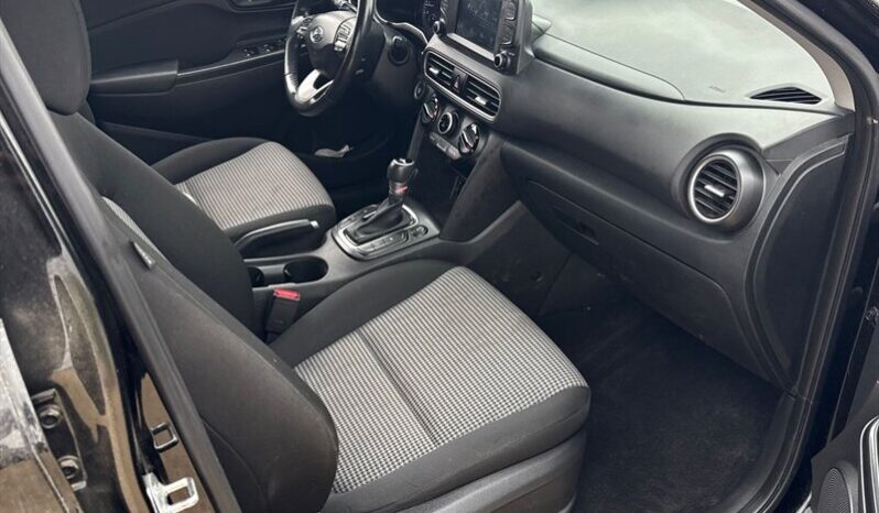 
								2020 Hyundai KONA SEL full									