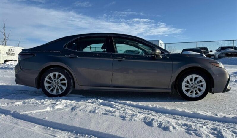 
								2024 Toyota Camry SE full									