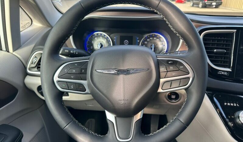 
								2024 Chrysler Grand Caravan SXT full									