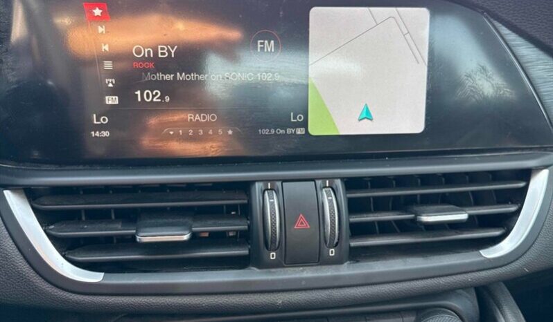 
								2017 Alfa Romeo Giulia full									