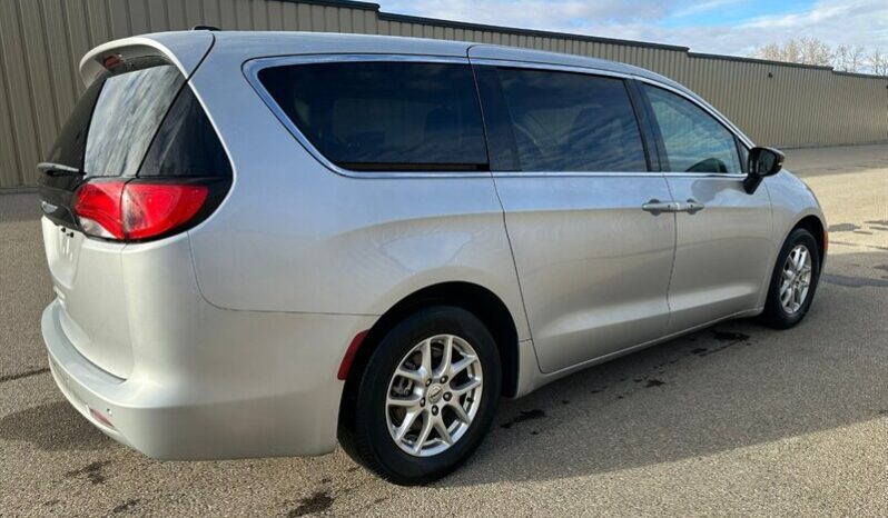 
								2024 Chrysler Grand Caravan SXT full									