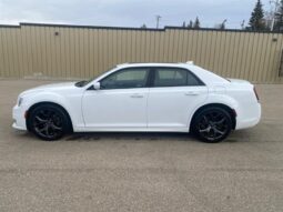 
										2023 Chrysler 300 Series Touring L full									