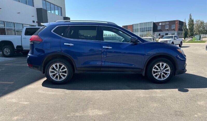 
								2020 Nissan Rogue SV full									