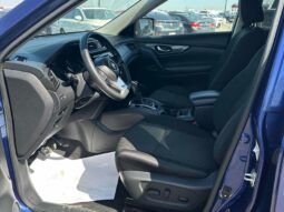 
										2020 Nissan Rogue SV full									