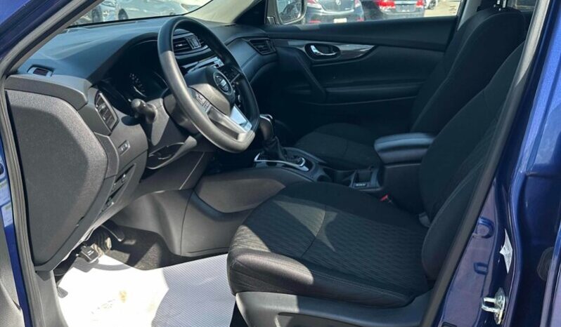 
								2020 Nissan Rogue SV full									