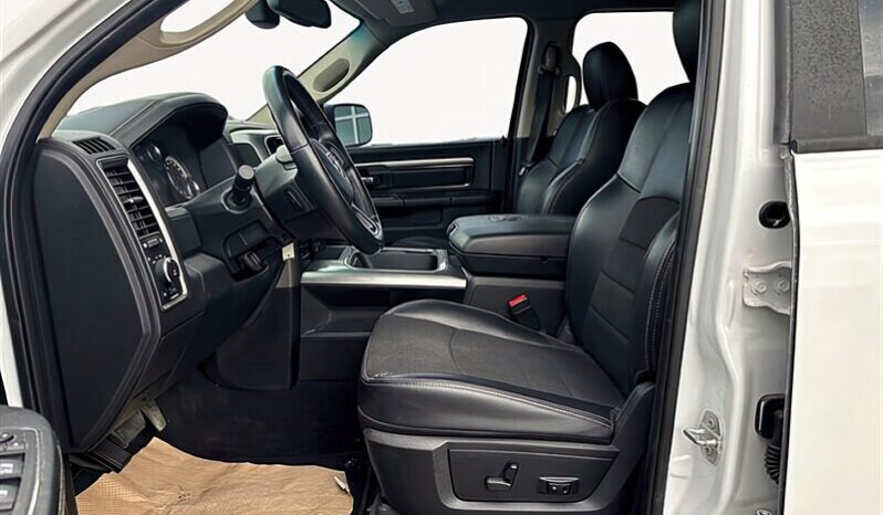 
								2018 RAM 1500 Sport full									