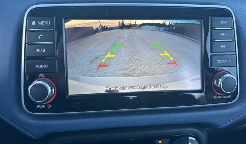 
								2024 Nissan Versa SV full									