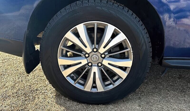 
								2019 Nissan Pathfinder SV full									