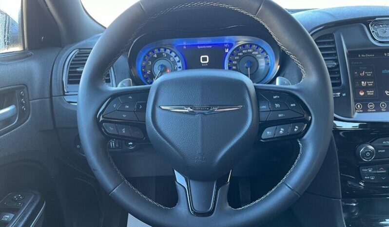 
								2023 Chrysler 300 Series S V6 full									