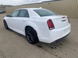 
										2023 Chrysler 300 Series Touring L full									