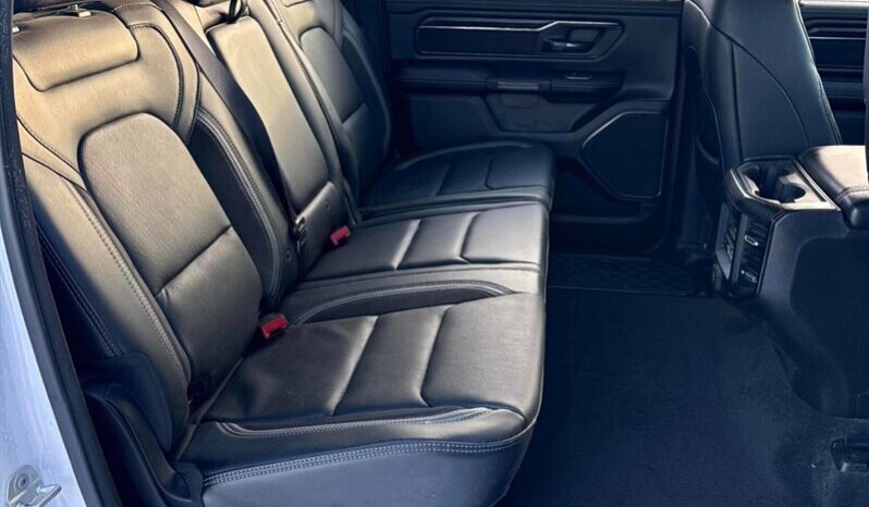 
								2023 RAM 1500 Sport full									