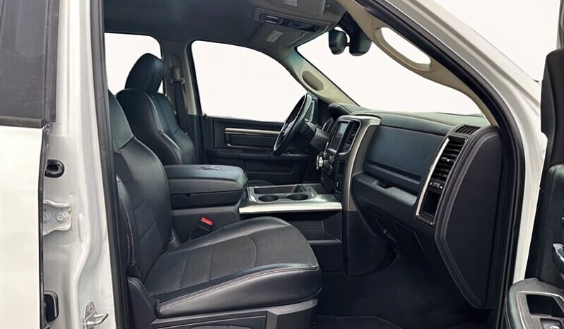 
								2018 RAM 1500 Sport full									