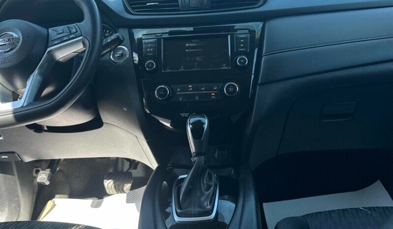 
								2020 Nissan Rogue SV full									