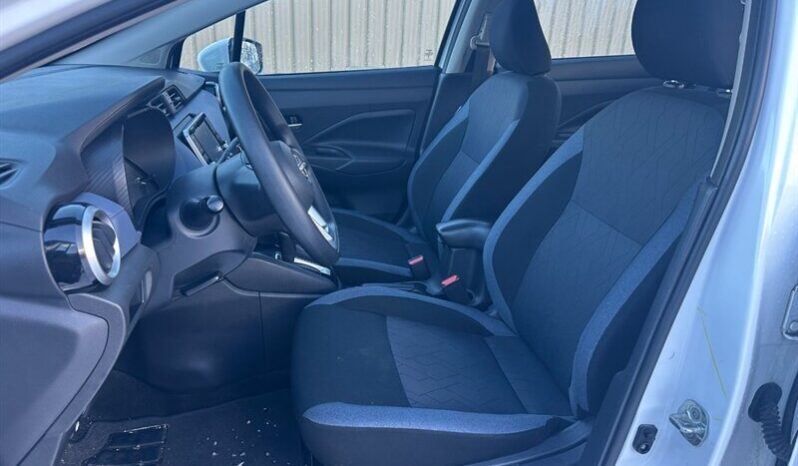 
								2024 Nissan Versa SV full									