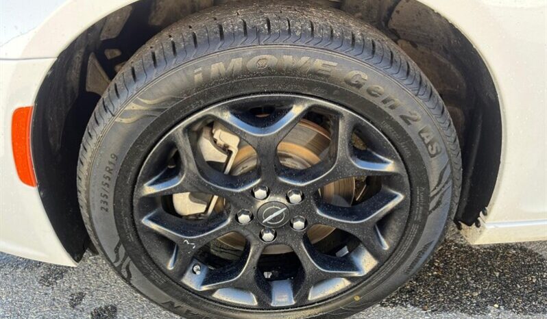 
								2023 Chrysler 300 Series S V6 full									