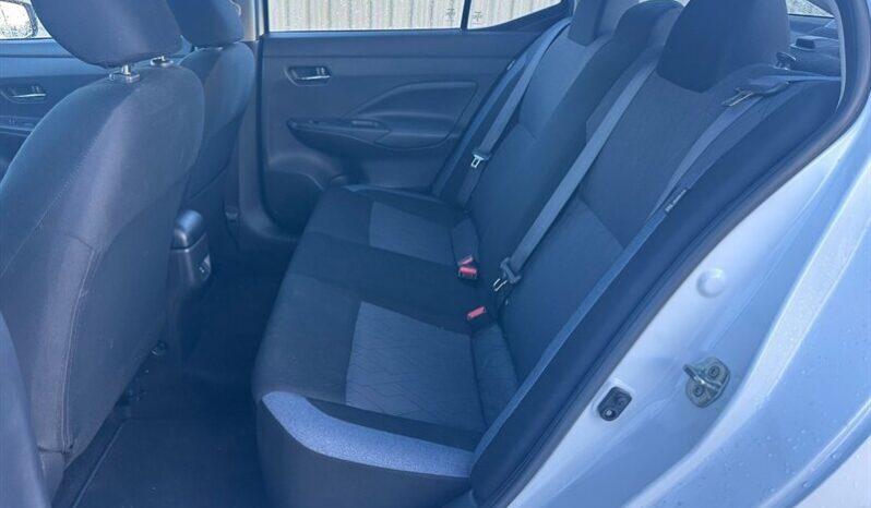 
								2024 Nissan Versa SV full									