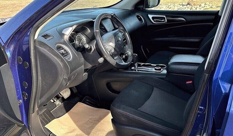 
								2019 Nissan Pathfinder SV full									