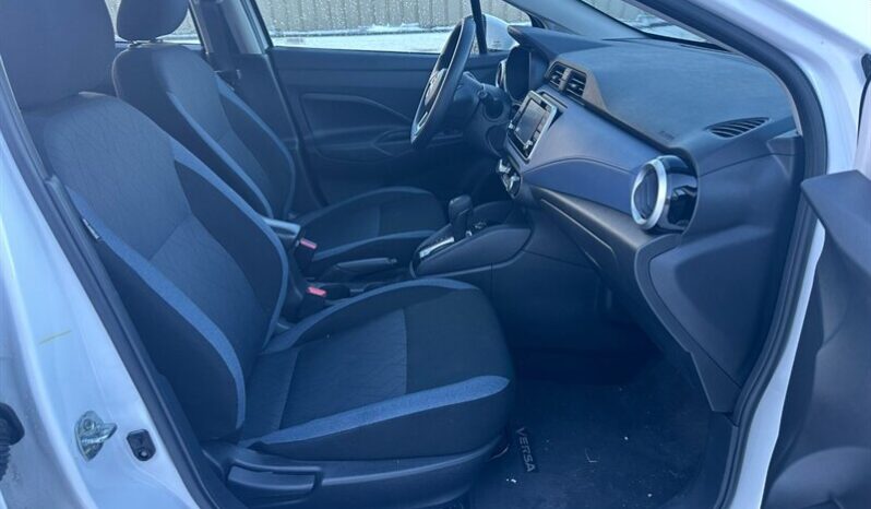 
								2024 Nissan Versa SV full									