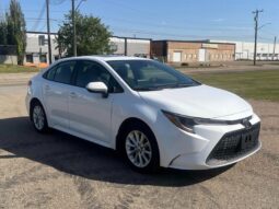 
										2022 Toyota Corolla LE full									