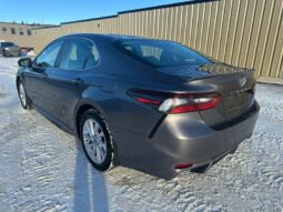 
										2024 Toyota Camry SE full									