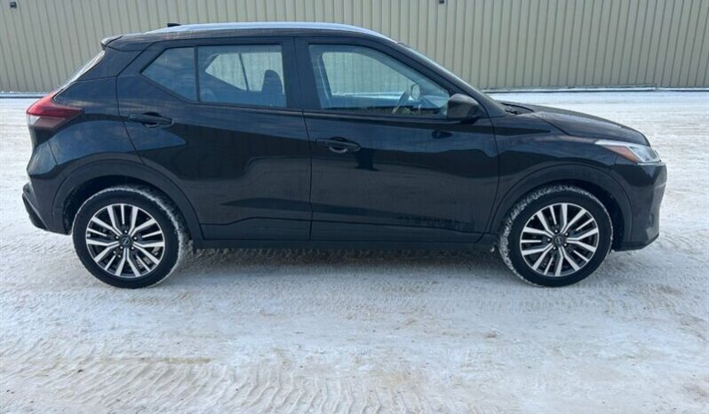 
								2024 Nissan Kicks SV full									