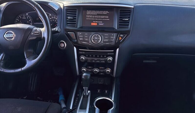 
								2020 Nissan Pathfinder SV Tech full									