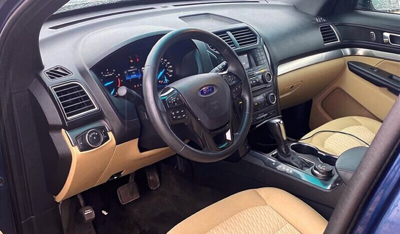 
								2017 Ford Explorer Base full									