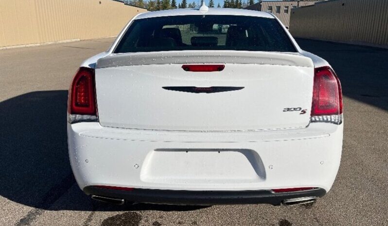 
								2023 Chrysler 300 Series S V6 full									