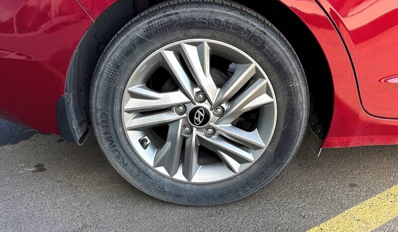 
								2019 Hyundai ELANTRA Preferred full									