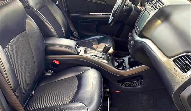 
								2017 Dodge Journey Crossroad full									