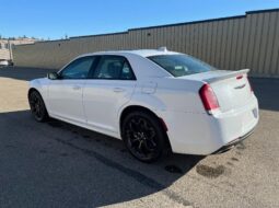 
										2023 Chrysler 300 Series S V6 full									