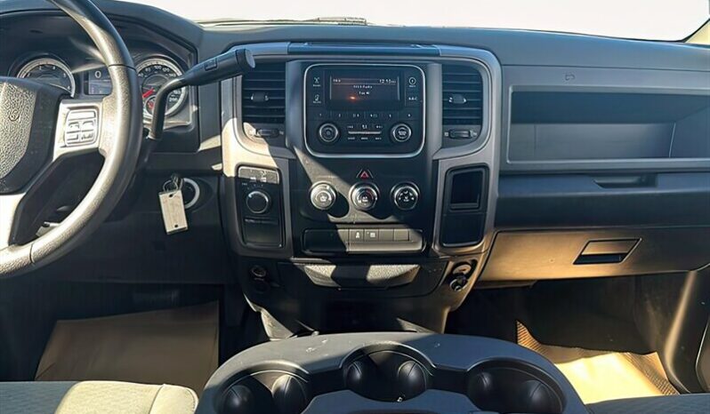 
								2018 RAM 1500 ST full									