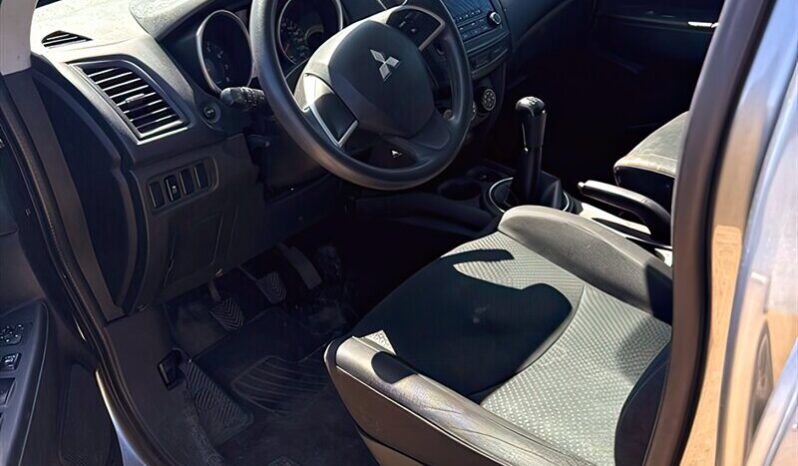 
								2015 Mitsubishi RVR SE full									