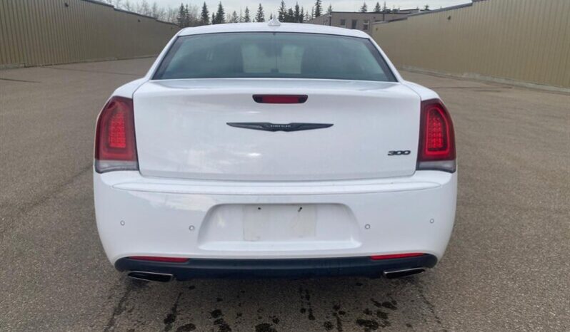 
								2023 Chrysler 300 Series Touring L full									