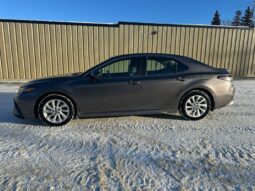
										2024 Toyota Camry SE full									