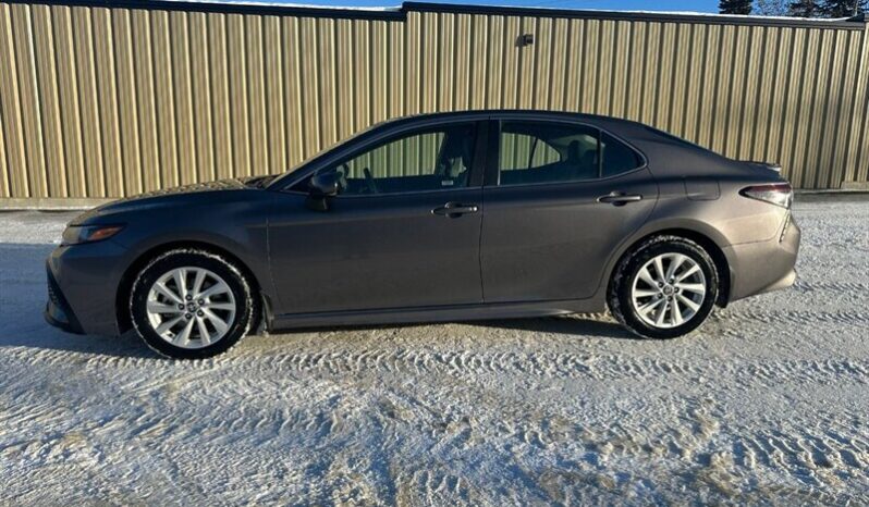 
								2024 Toyota Camry SE full									