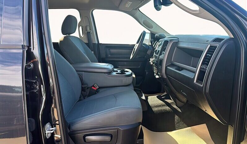 
								2018 RAM 1500 ST full									