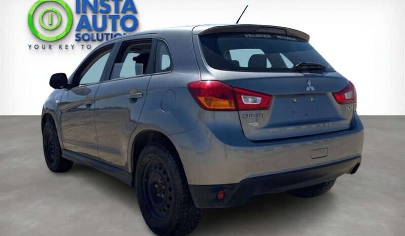 
								2015 Mitsubishi RVR SE full									