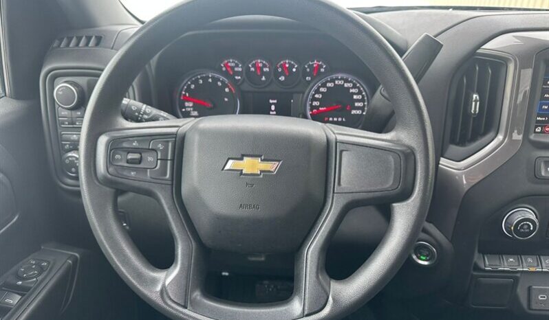 
								2023 Chevrolet Silverado 1500 Custom full									