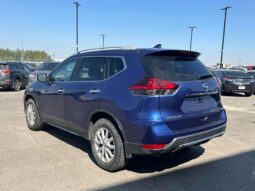 
										2020 Nissan Rogue SV full									