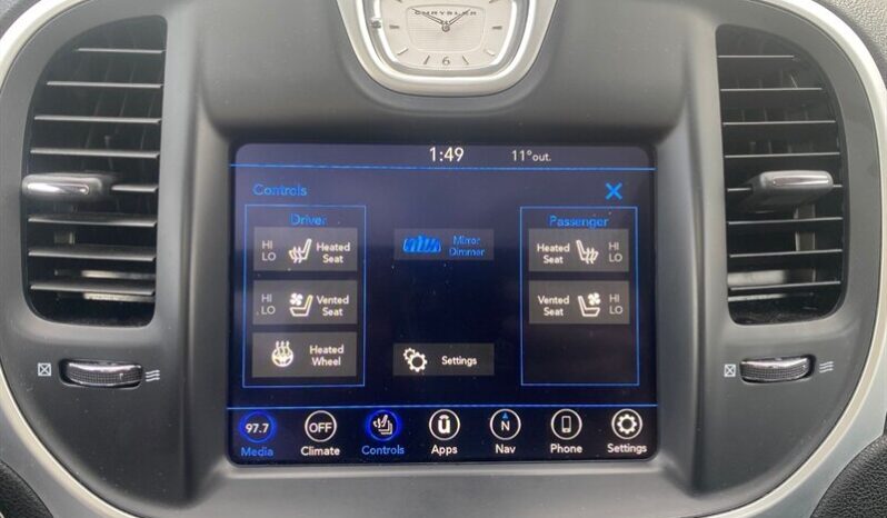 
								2023 Chrysler 300 Series Touring L full									