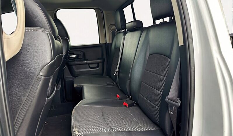 
								2018 RAM 1500 Sport full									